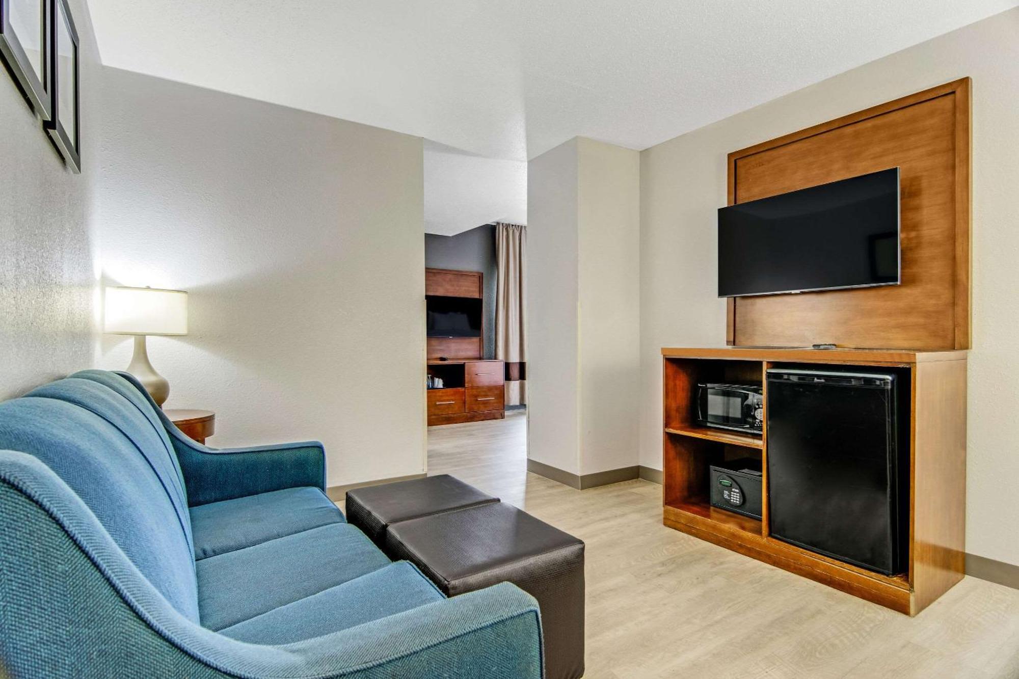 Comfort Suites Near I-80 And I-94 Лансинг Экстерьер фото